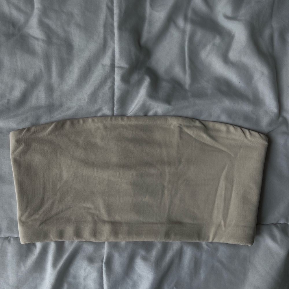 Aritzia Contour Strapless Bandeau in Light Beige